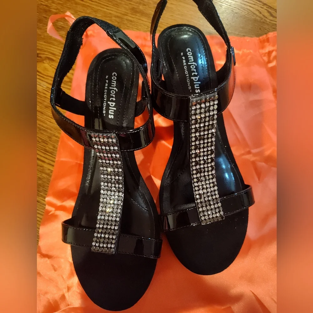 NEW!! IN BOX! COMFORT PLUS By Predictions Wedge Sandal - Picture 1 of 9